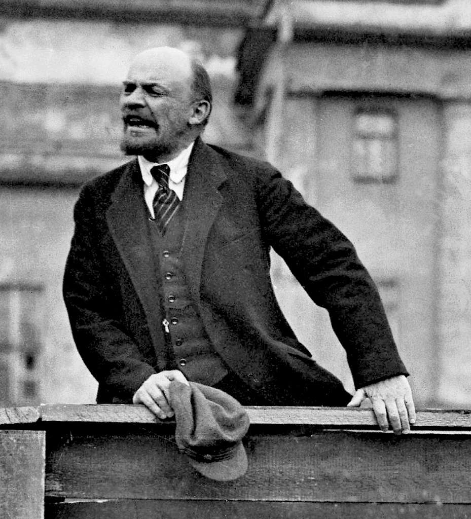 Lenin i talarstolen