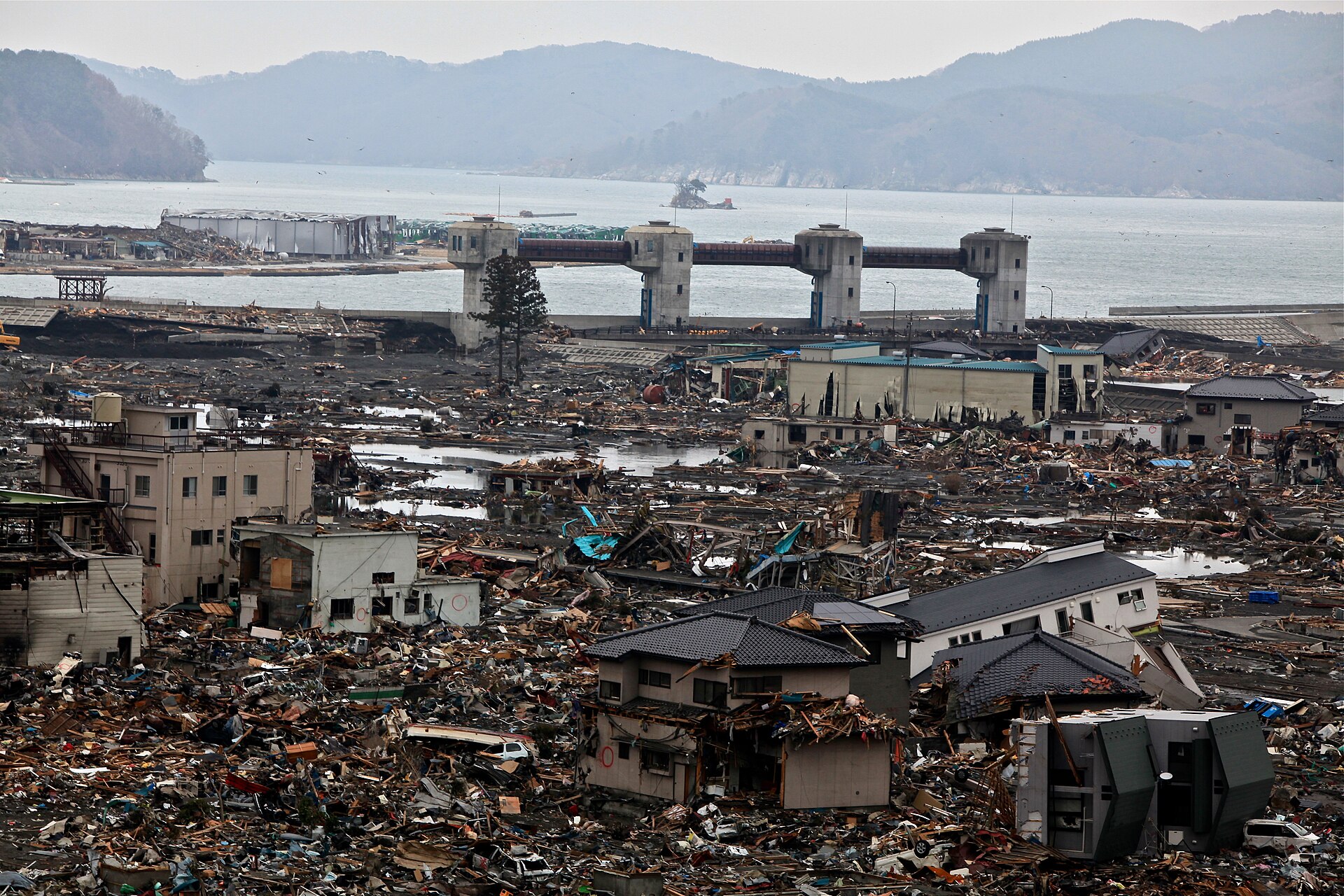 Skador i Japan efter tsunamin 2011.
