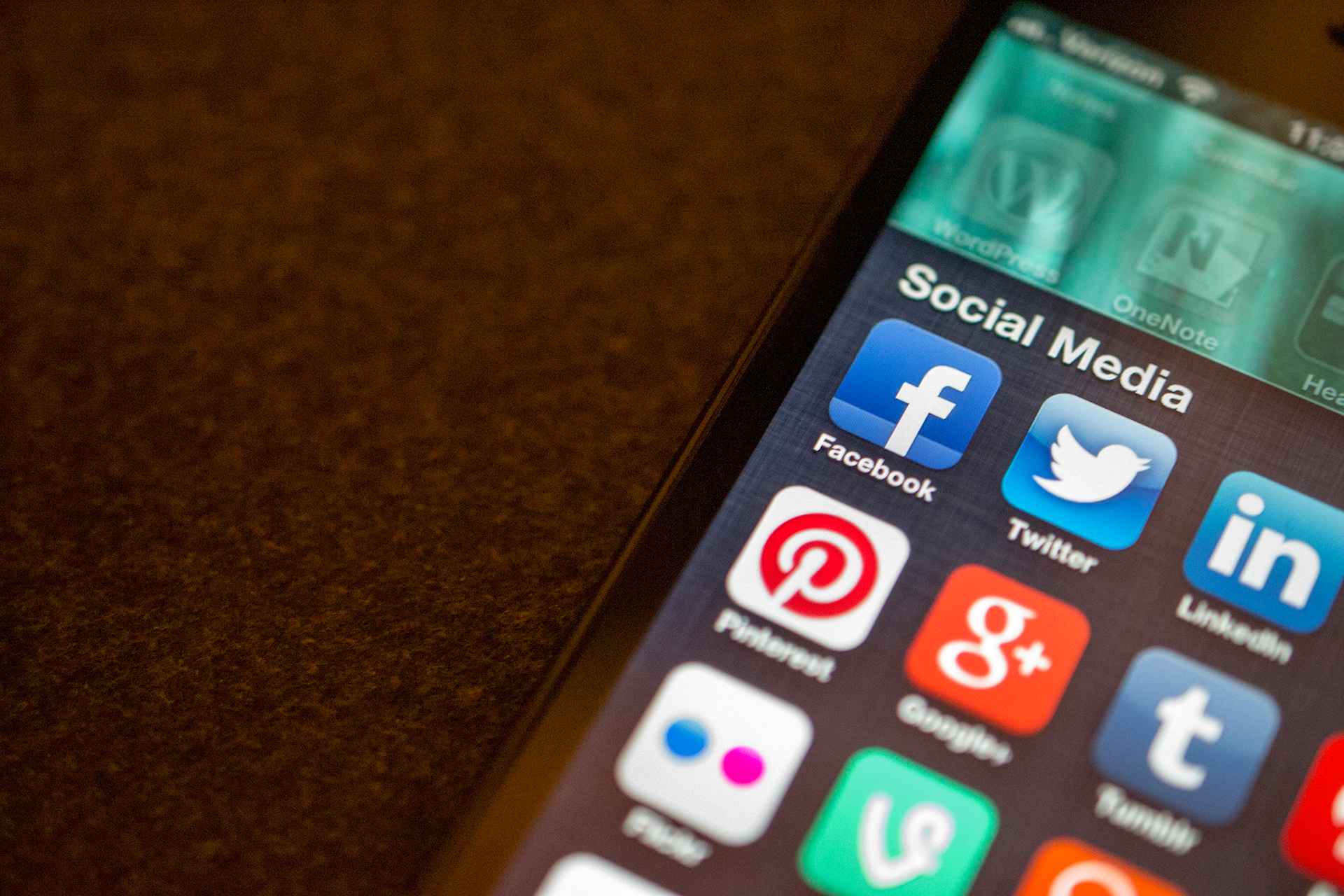 Sociala medier på en mobiltelefon.