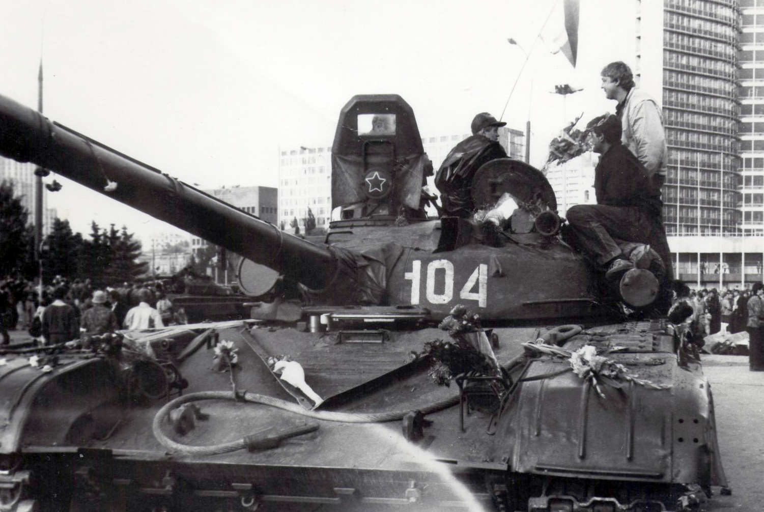 T-72-stridsvagn i Moskva under augustikuppen 1991.