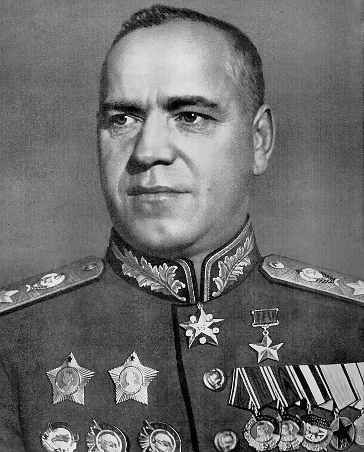 Georgij Zjukov i sovjetisk marskalksuniform 1945