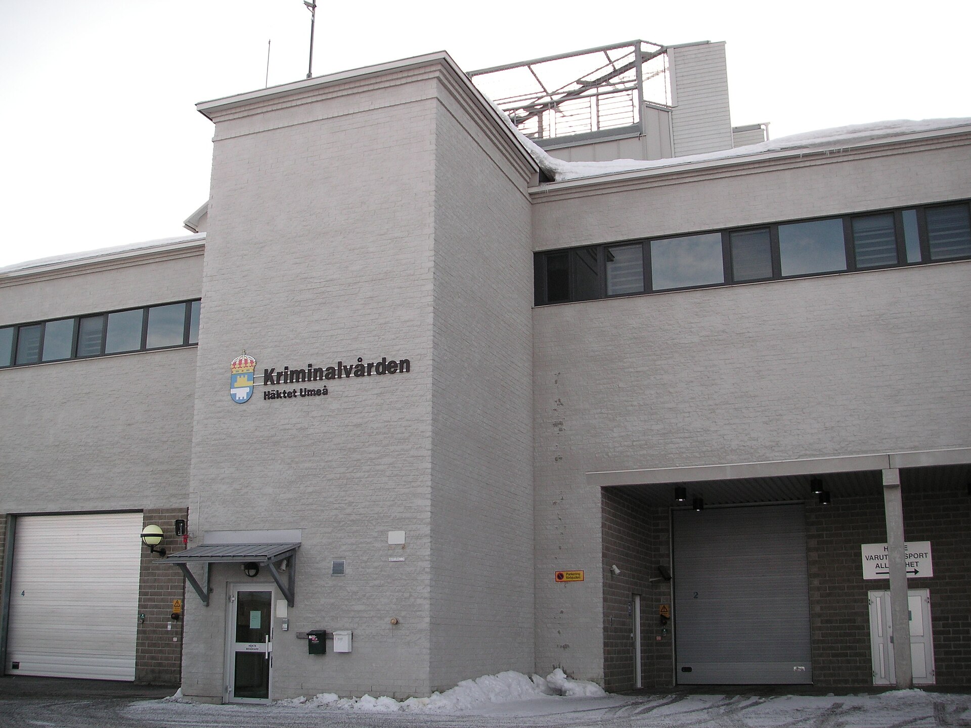Häktet i Umeå fotograferat utifrån.