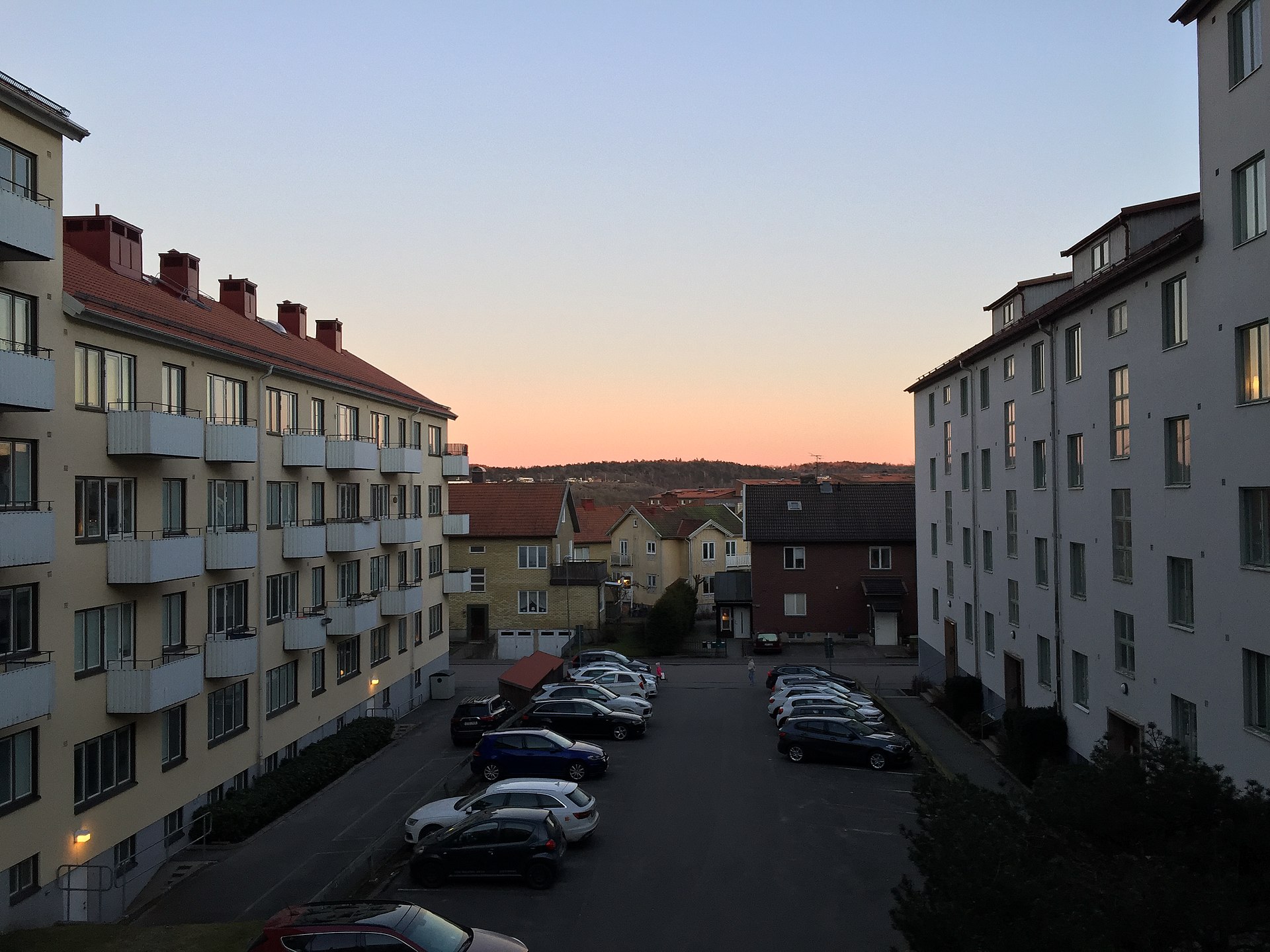 Solnedgång över bostadsområde i Johanneberg i Göteborg.