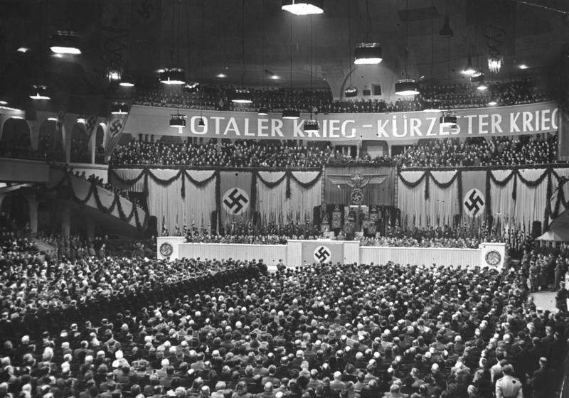 Joseph Goebbels talar i Sportpalatset 1943