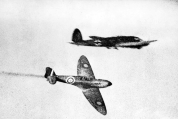Brittiskt Spitfireplan attackerar tyskt bombplan under slaget om Storbritannien